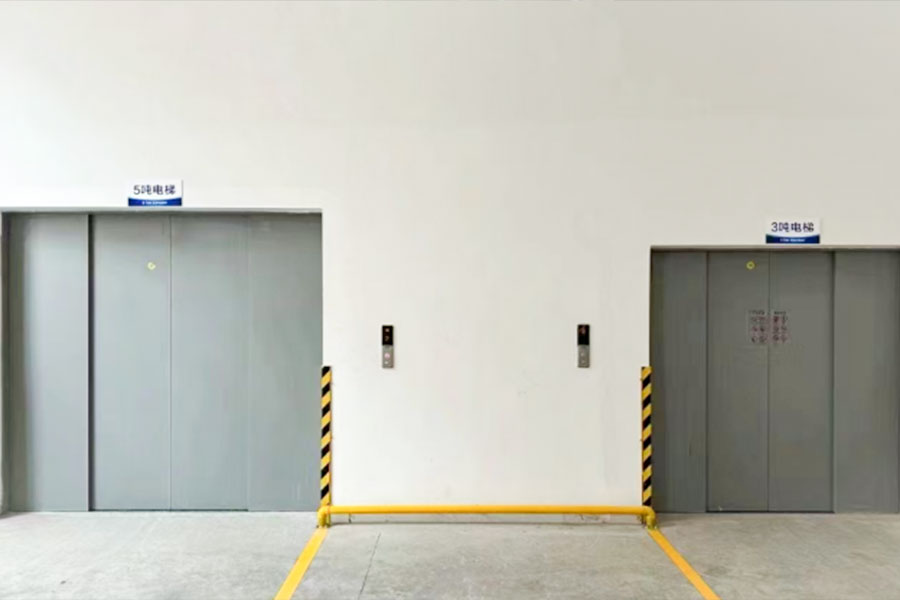 Vučni teretni lift
